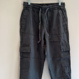 Women’s Banana Republic dark blue joggers with elastic waist and ties size small